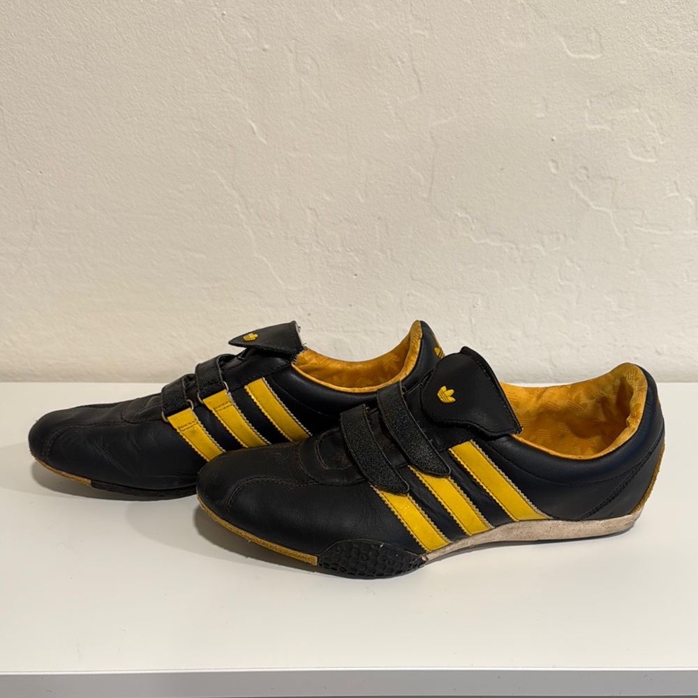 Adidas Black and Yellow Athletic Shoes with Classic Stripes W size 8.5